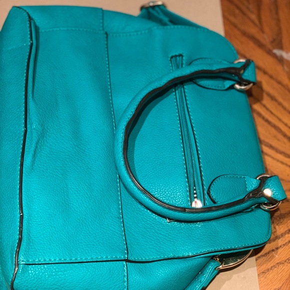 Carolyn Tucker Collection - Picture 2 of 3